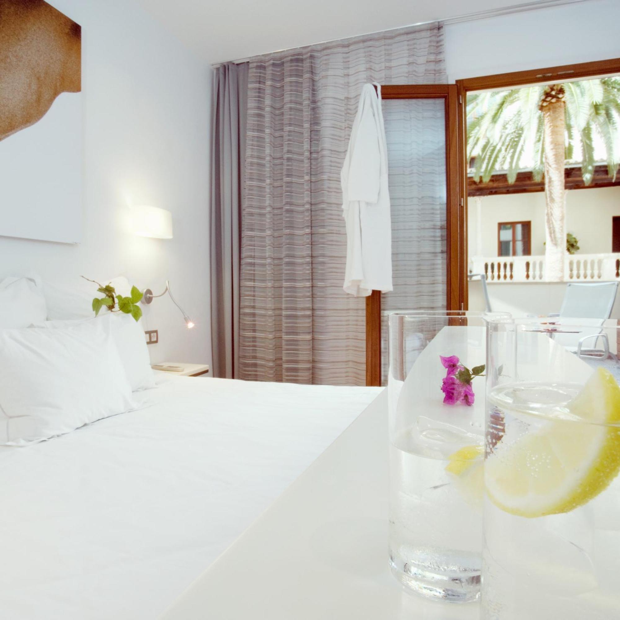Petit Palace Hotel Tres ปัลมาเดมายอร์กา ภายนอก รูปภาพ